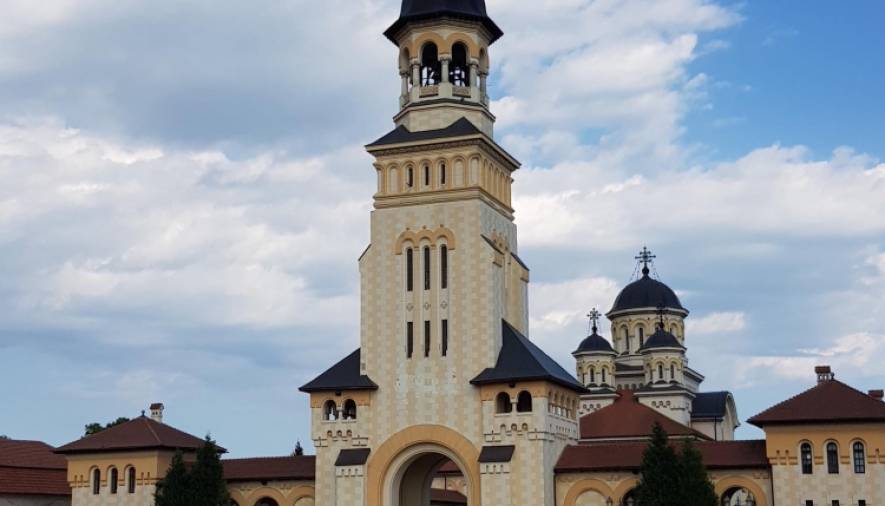Pelerinaj la manastirile din Apuseni